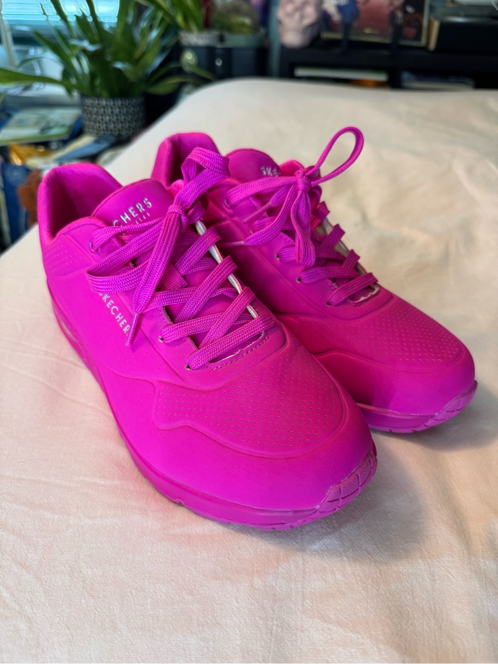 Skechers Women's UNO Night Shade Hot Pink Athletic Sneakers Wide Width US 10